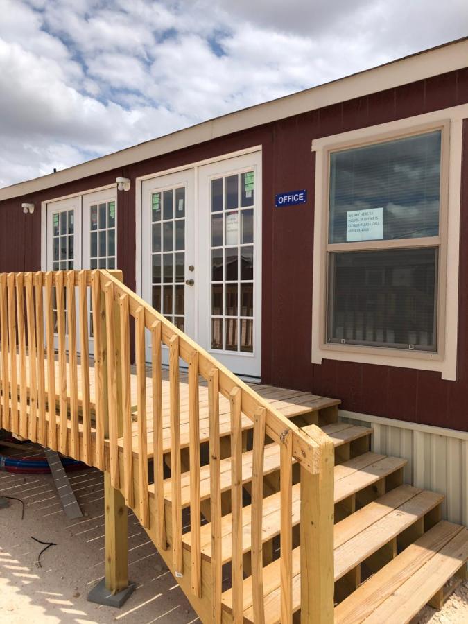 Monahans Country Inn Exterior photo