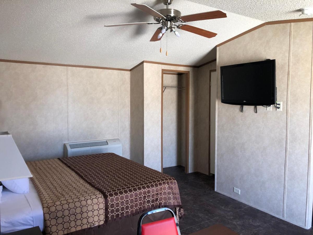 Monahans Country Inn Exterior photo