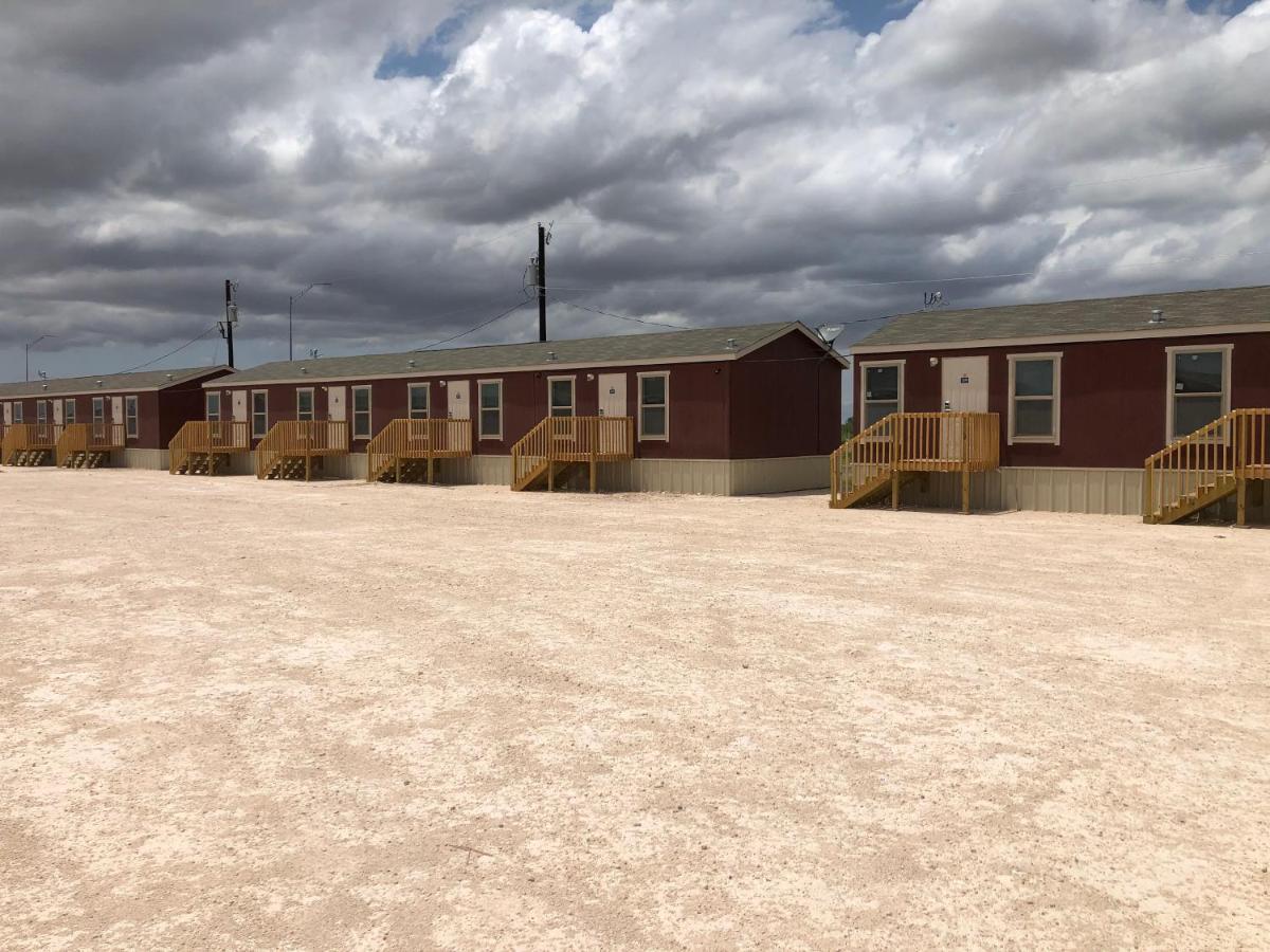 Monahans Country Inn Exterior photo